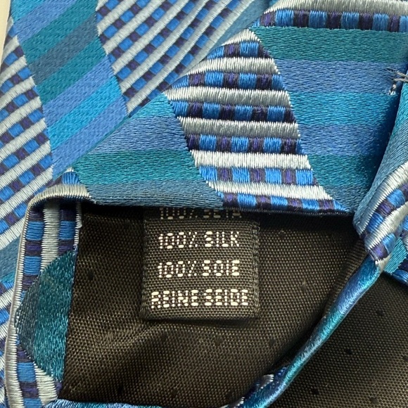 Bachrach Blue and Teal Geometric Tie made in Italy 100% Silk - Picture 4 of 5